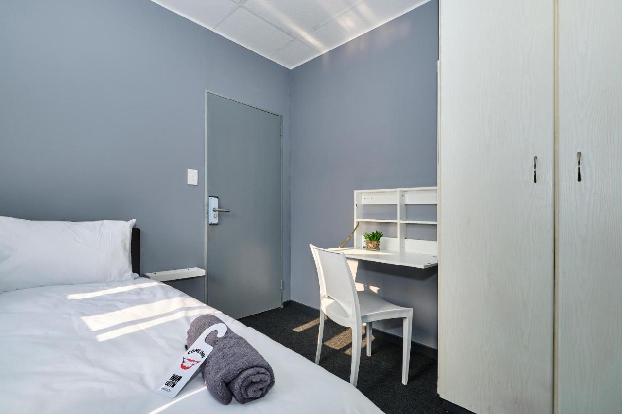 יוהנסבורג Inn & Out Sandton מראה חיצוני תמונה
