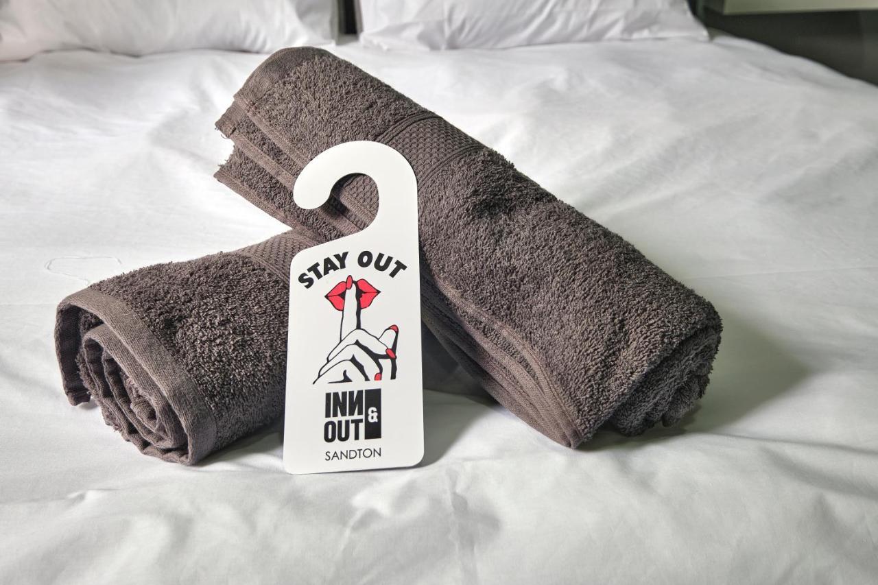יוהנסבורג Inn & Out Sandton מראה חיצוני תמונה