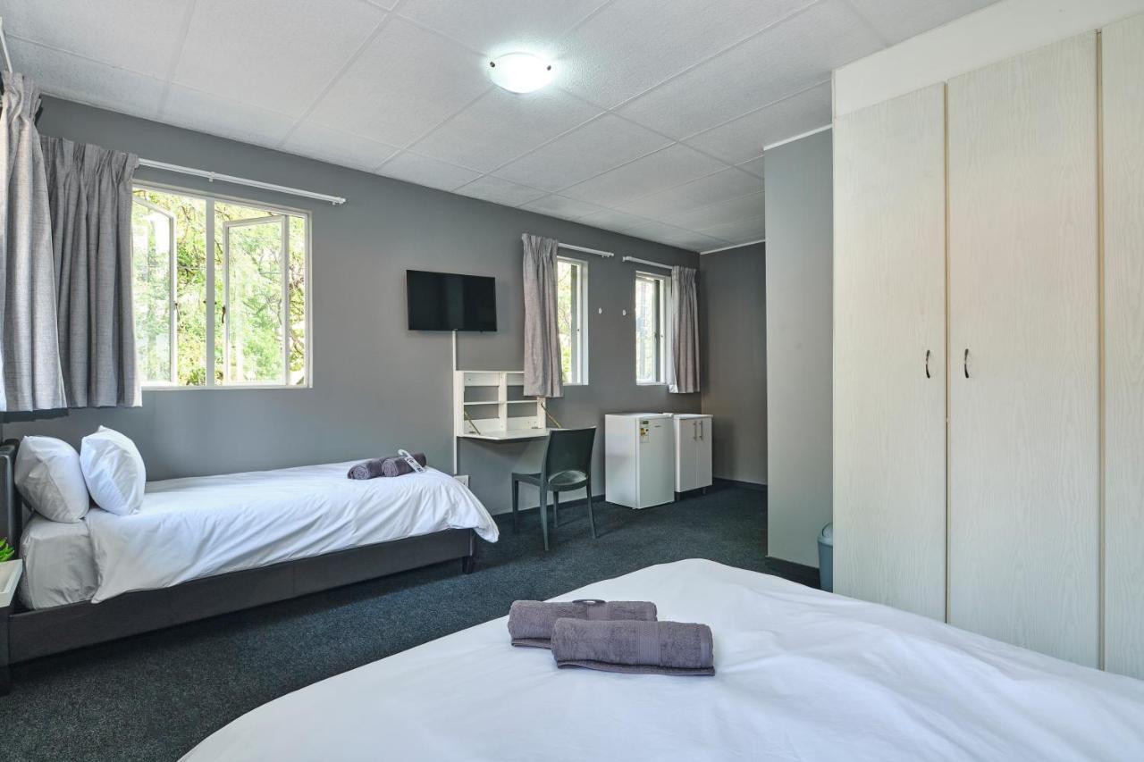 יוהנסבורג Inn & Out Sandton מראה חיצוני תמונה